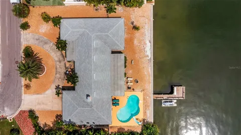 $2,100,000 | 1903 Bayshore Drive, Belleair Beach, FL 33786