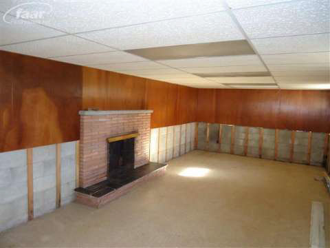2374 Covert Road Burton, MI 48509 - Photo 16 of 33 20373980-15.JPG