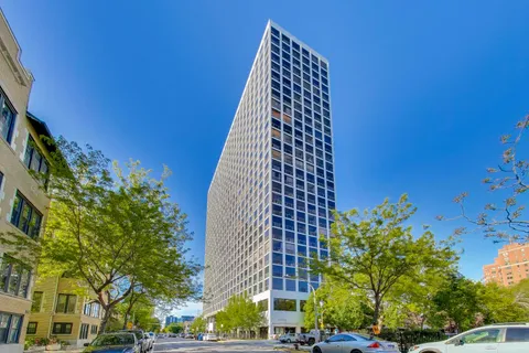 $155,000 | 4343 North Clarendon Avenue, Unit 1408, Chicago, IL 60613