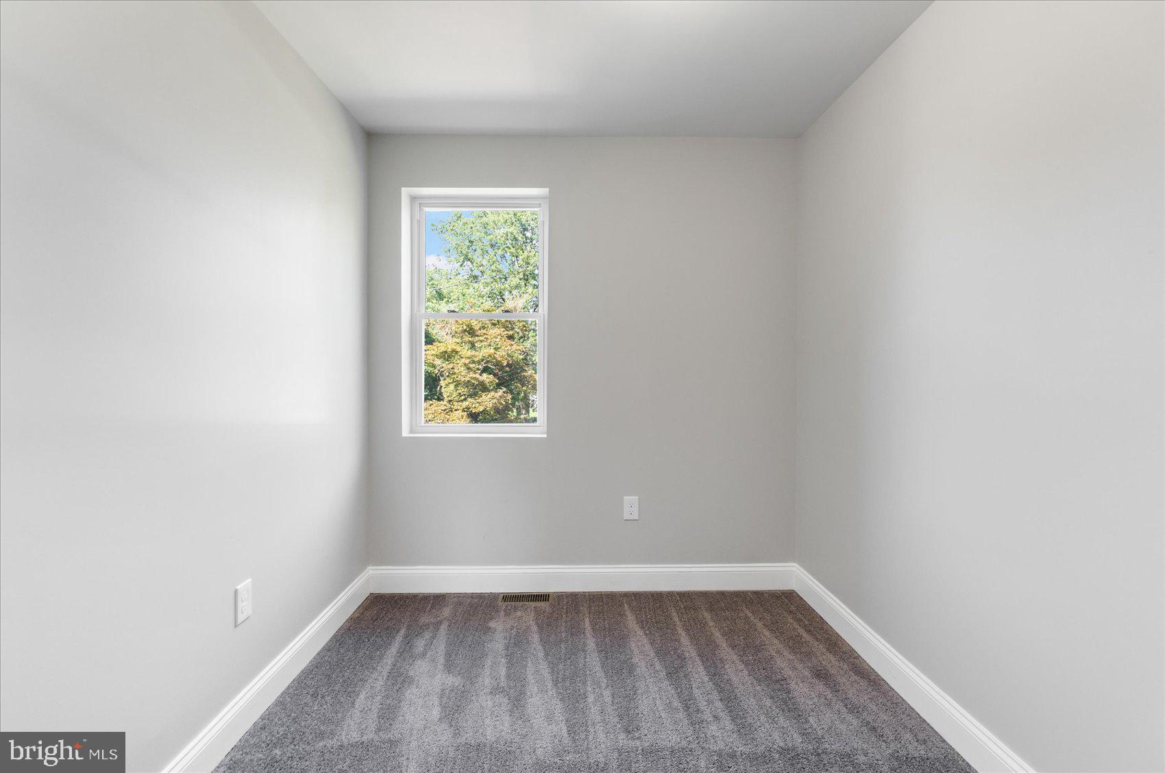 807 Kevin Road Baltimore, MD 21229 - Photo 23 of 37
