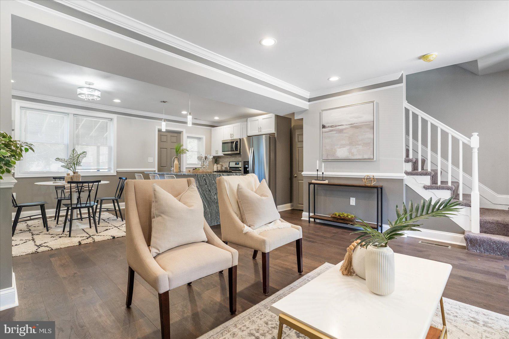 807 Kevin Road Baltimore, MD 21229 - Photo 4 of 37
