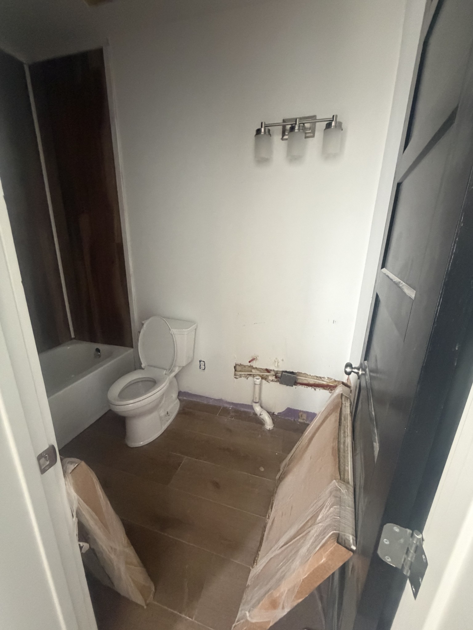 344 Rio Vista Drive Madison, TN 37115 - Photo 10 of 20 a bathroom with a sink and a mirror