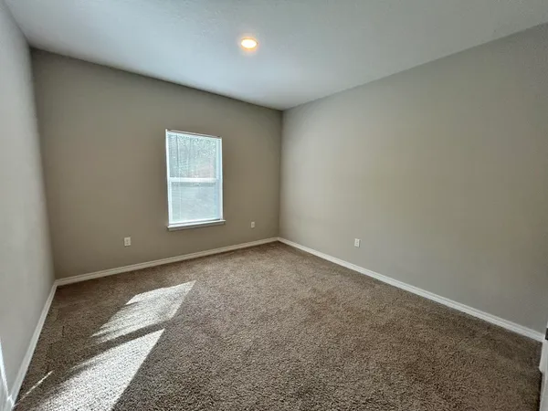 $2,000 | 6737 Sarah Ann Way, Laurel Hill, FL 32567