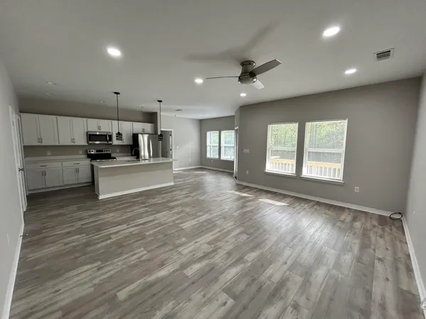 $2,000 | 6737 Sarah Ann Way, Laurel Hill, FL 32567