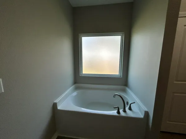 $2,000 | 6737 Sarah Ann Way, Laurel Hill, FL 32567