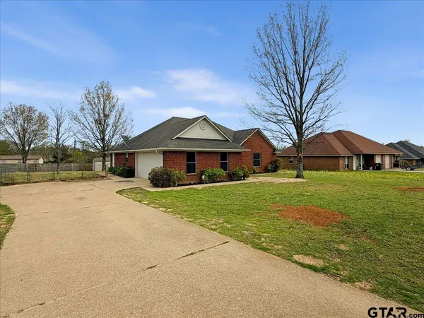$264,900 | 15522 Farm To Market Road 849, Lindale, TX 75771