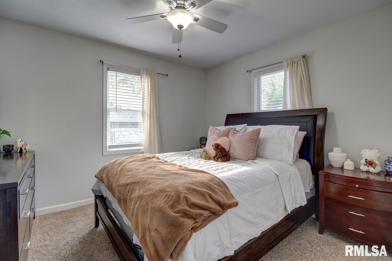 2410 Barker Street Clinton, IA 52732 - Photo 13 of 28