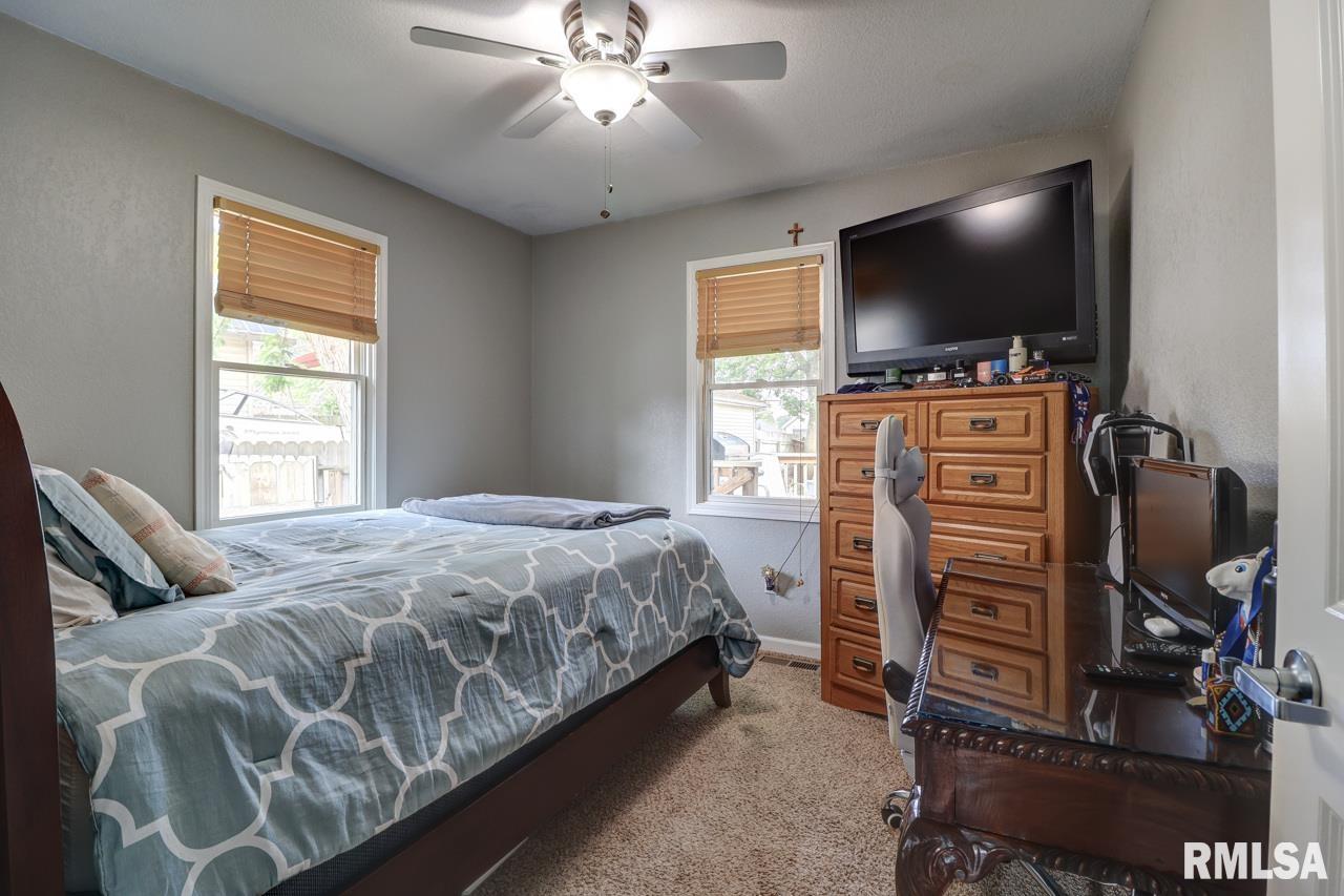 2410 Barker Street Clinton, IA 52732 - Photo 16 of 28