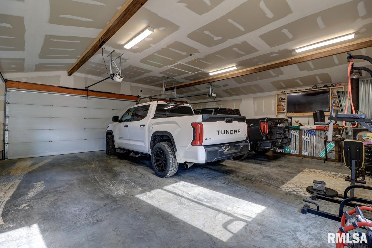 2410 Barker Street Clinton, IA 52732 - Photo 23 of 28