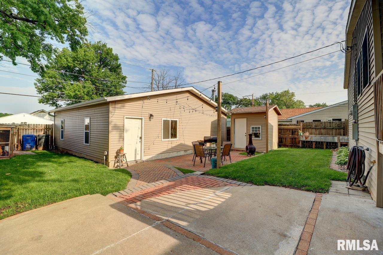 2410 Barker Street Clinton, IA 52732 - Photo 25 of 28