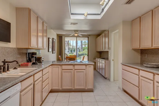 $3,800 | 1533 East Canyon Estates Drive, Palm Springs, CA 92264