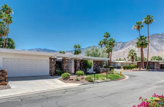 $3,800 | 1533 East Canyon Estates Drive, Palm Springs, CA 92264
