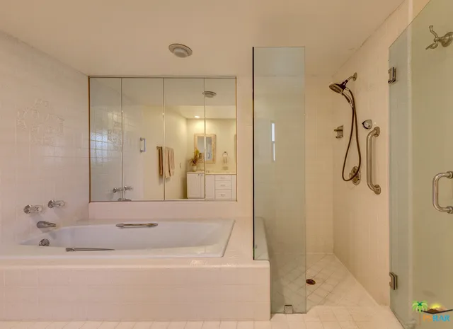 $3,800 | 1533 East Canyon Estates Drive, Palm Springs, CA 92264