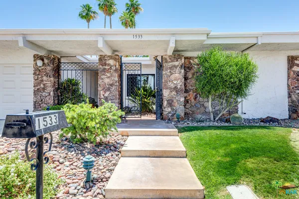 $2,500 | 1533 East Canyon Estates Drive, Palm Springs, CA 92264