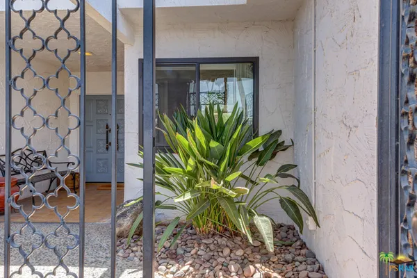 $2,500 | 1533 East Canyon Estates Drive, Palm Springs, CA 92264