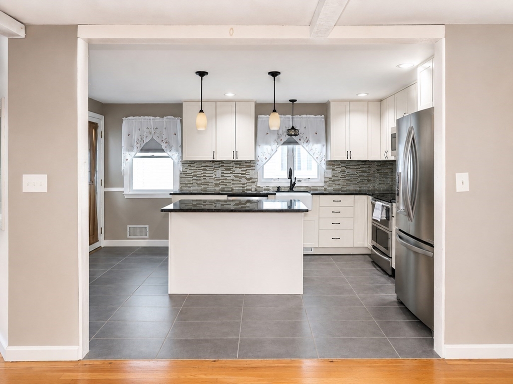 41 Burnett Road, Unit 41 Revere, MA 02151 - Photo 4 of 29 Gallery Image 4