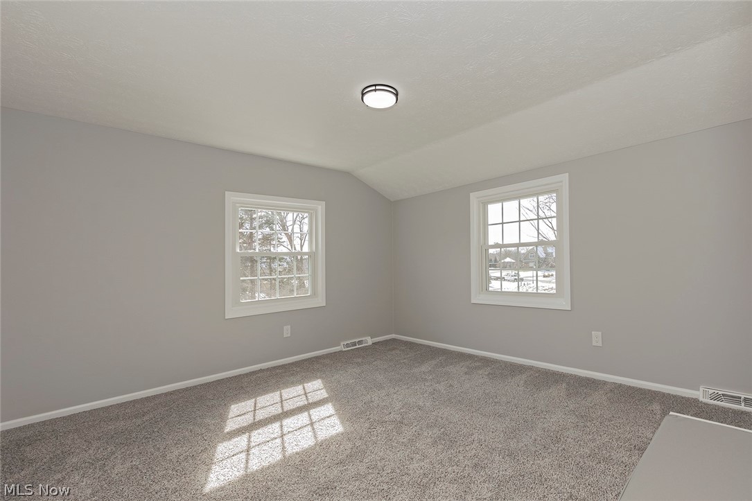 1896 Winchester Road Cleveland, OH 44124 - Photo 30 of 35