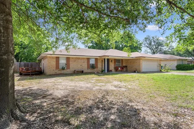 $199,000 | 1004 Fairway Lane, Mexia, TX 76667