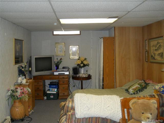 2022 Roslyn Road Grosse Pointe, MI 48236 - Photo 10 of 12 roslyn 034 (Small).jpg