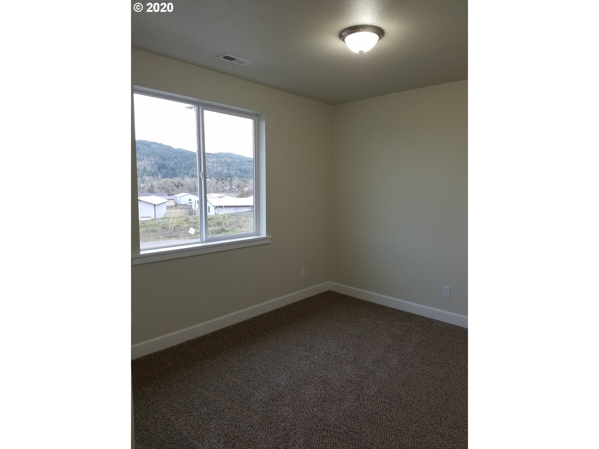 720 South Side Road Sutherlin, OR 97479 - Photo 6 of 11 Gallery Image 6