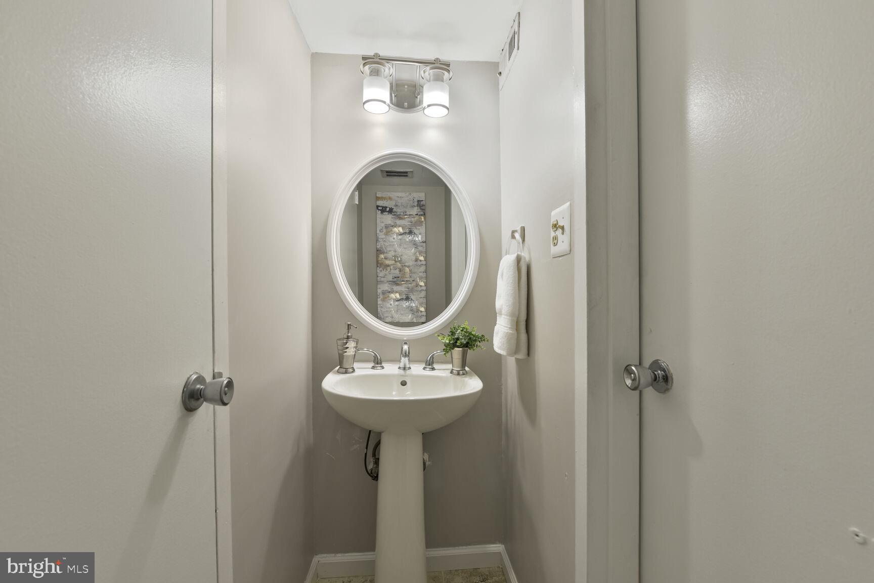 1814 Ivy Oak Square Reston, VA 20190 - Photo 14 of 28 Powder Room