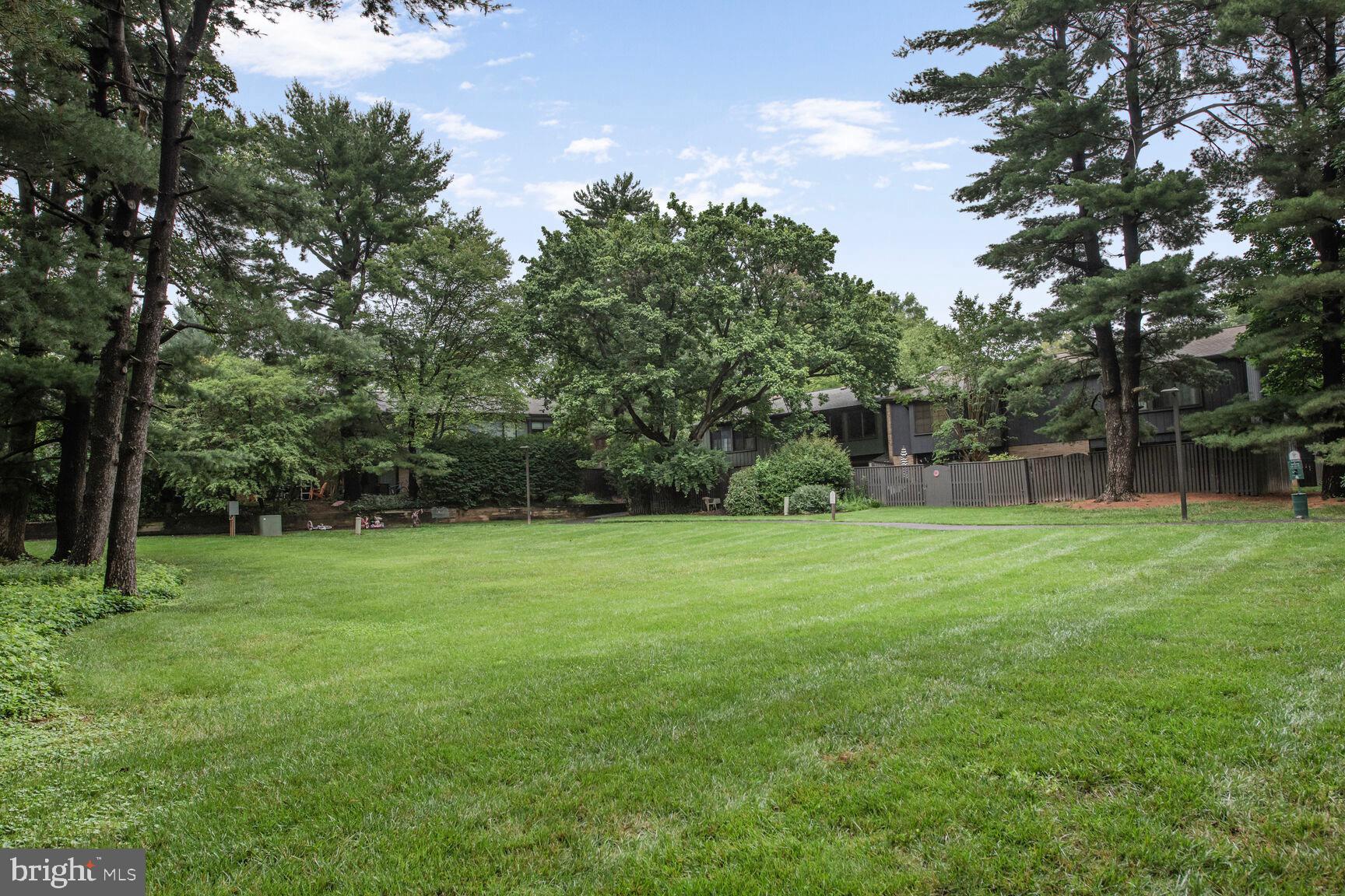 1814 Ivy Oak Square Reston, VA 20190 - Photo 28 of 28 Community Green Space