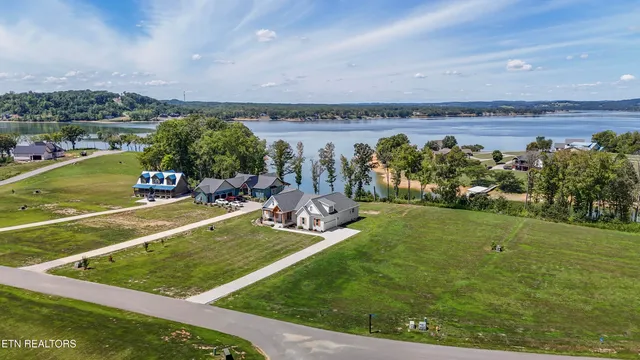 $1,200,000 | 250 Sunset Boulevard, White Pine, TN 37890