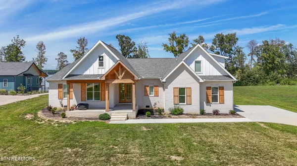 $1,200,000 | 250 Sunset Boulevard, White Pine, TN 37890