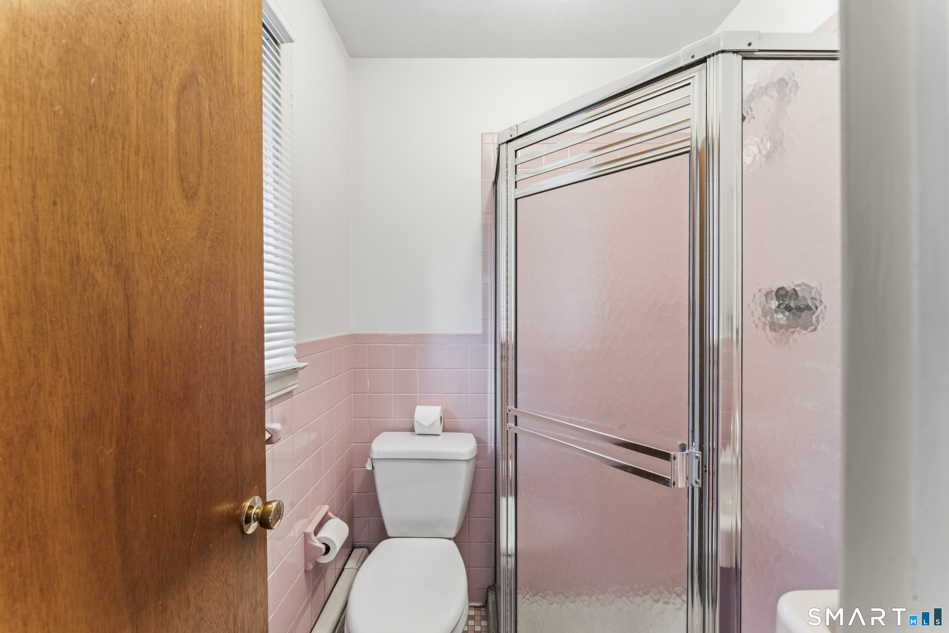 883 Saw Mill Road West Haven, CT 06516 - Photo 25 of 38