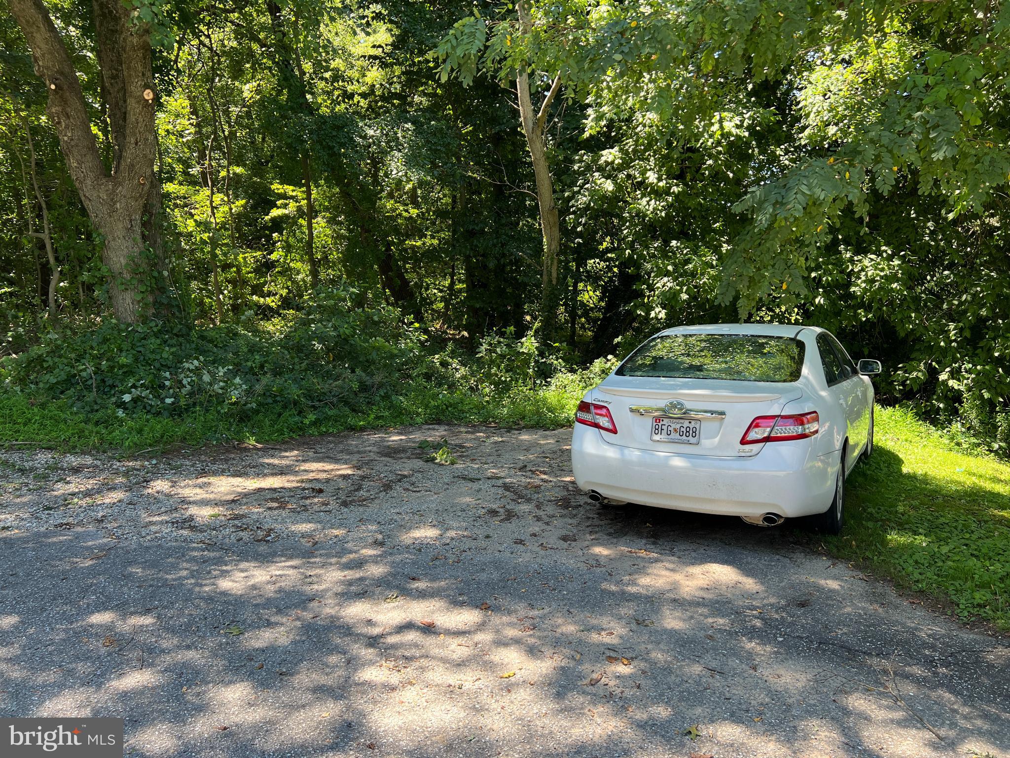 6650 Montgomery Road Elkridge, MD 21075 - Photo 28 of 32 Driveway Parking