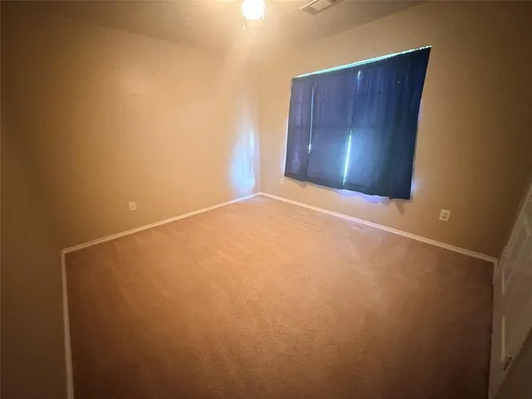 $2,200 | 323 Valley Ridge Drive, Red Oak, TX 75154