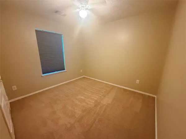 $2,200 | 323 Valley Ridge Drive, Red Oak, TX 75154