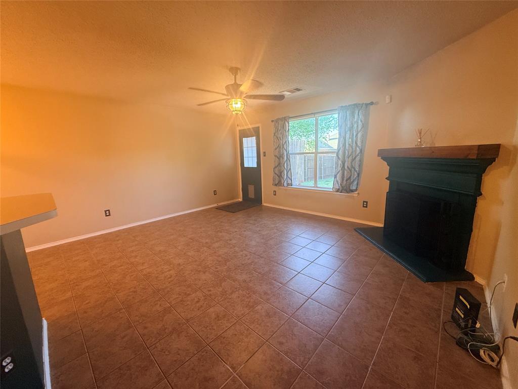 323 Valley Ridge Drive Red Oak, TX 75154 - Photo 6 of 18