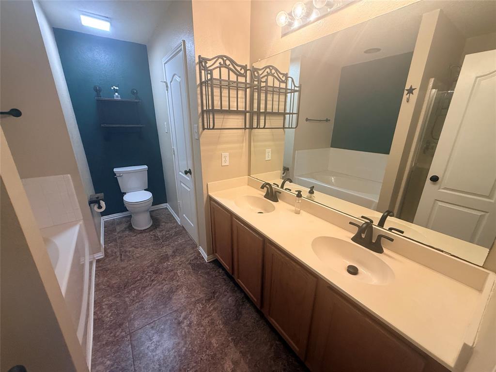 323 Valley Ridge Drive Red Oak, TX 75154 - Photo 9 of 18