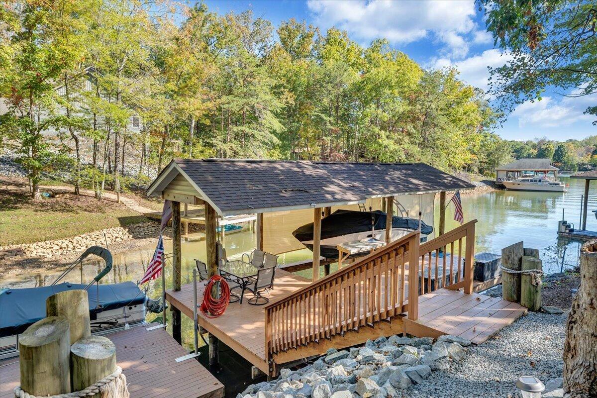 59 Camp Road Moneta, VA 24121 - Photo 42 of 46 Dock area