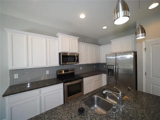 $2,300 | 2615 Midnight Pearl Drive, Sarasota, FL 34240