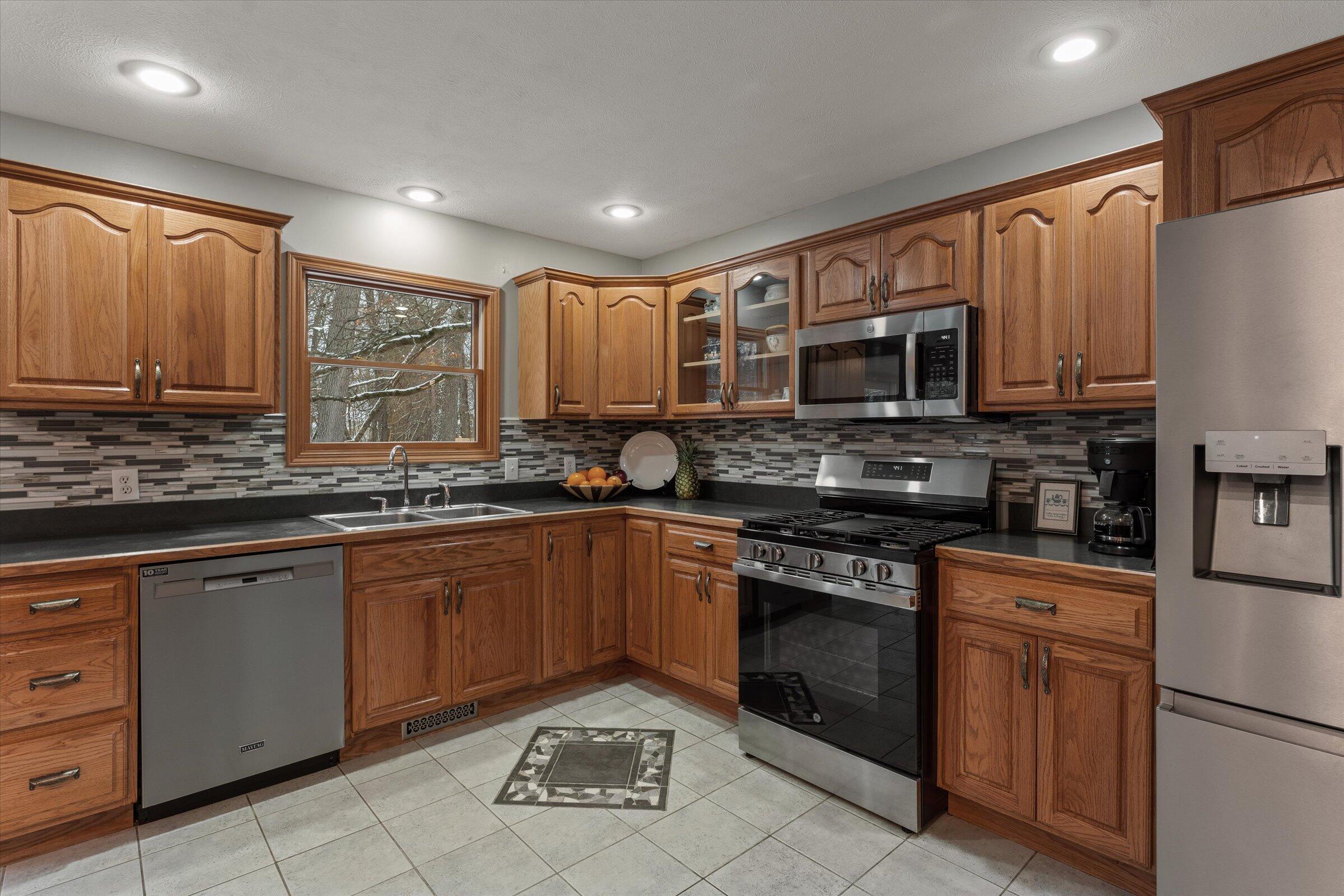 68640 Christiana Lake Road Edwardsburg, MI 49112 - Photo 13 of 38 16-DSC01587