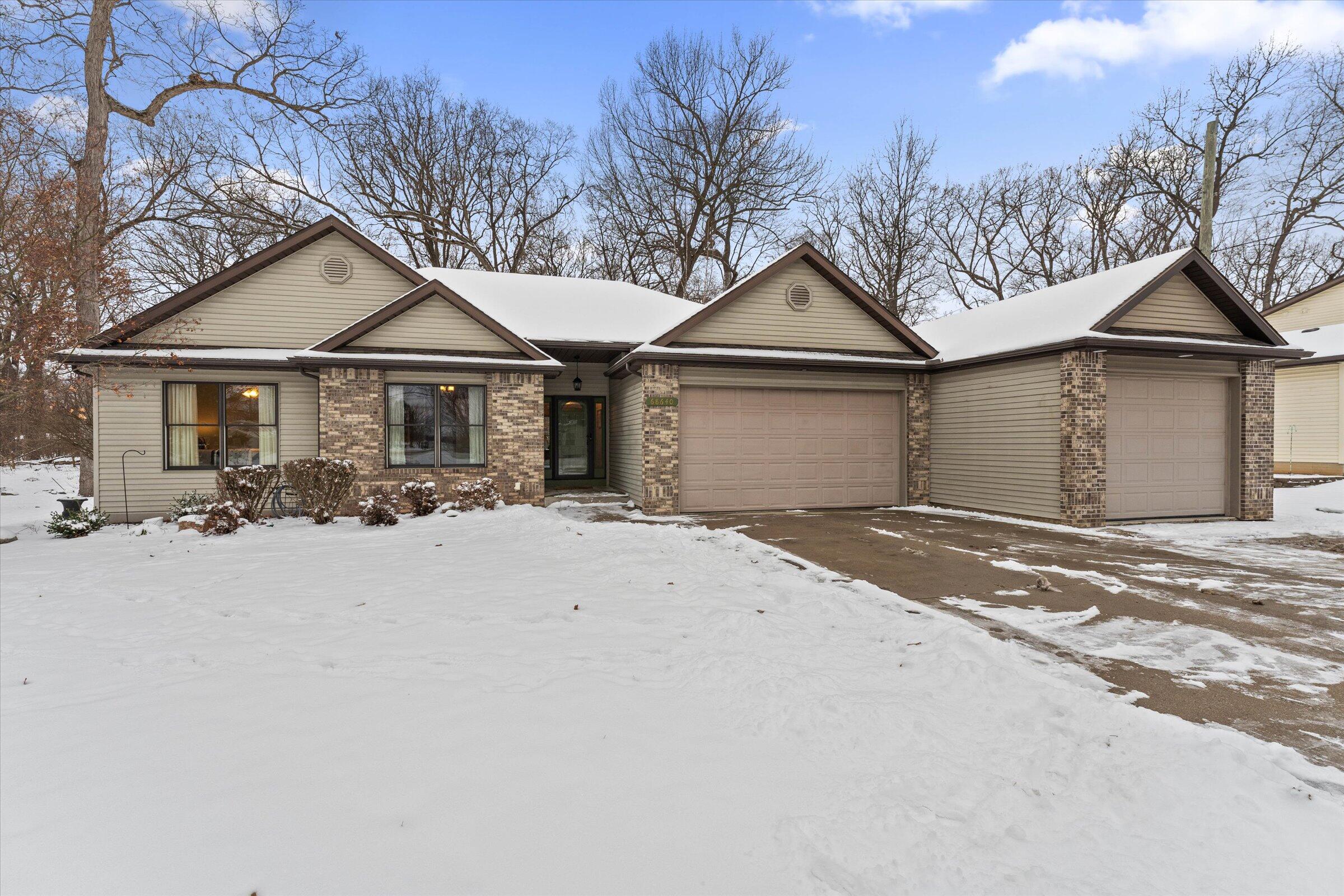 68640 Christiana Lake Road Edwardsburg, MI 49112 - Photo 4 of 38 03-DSC01642