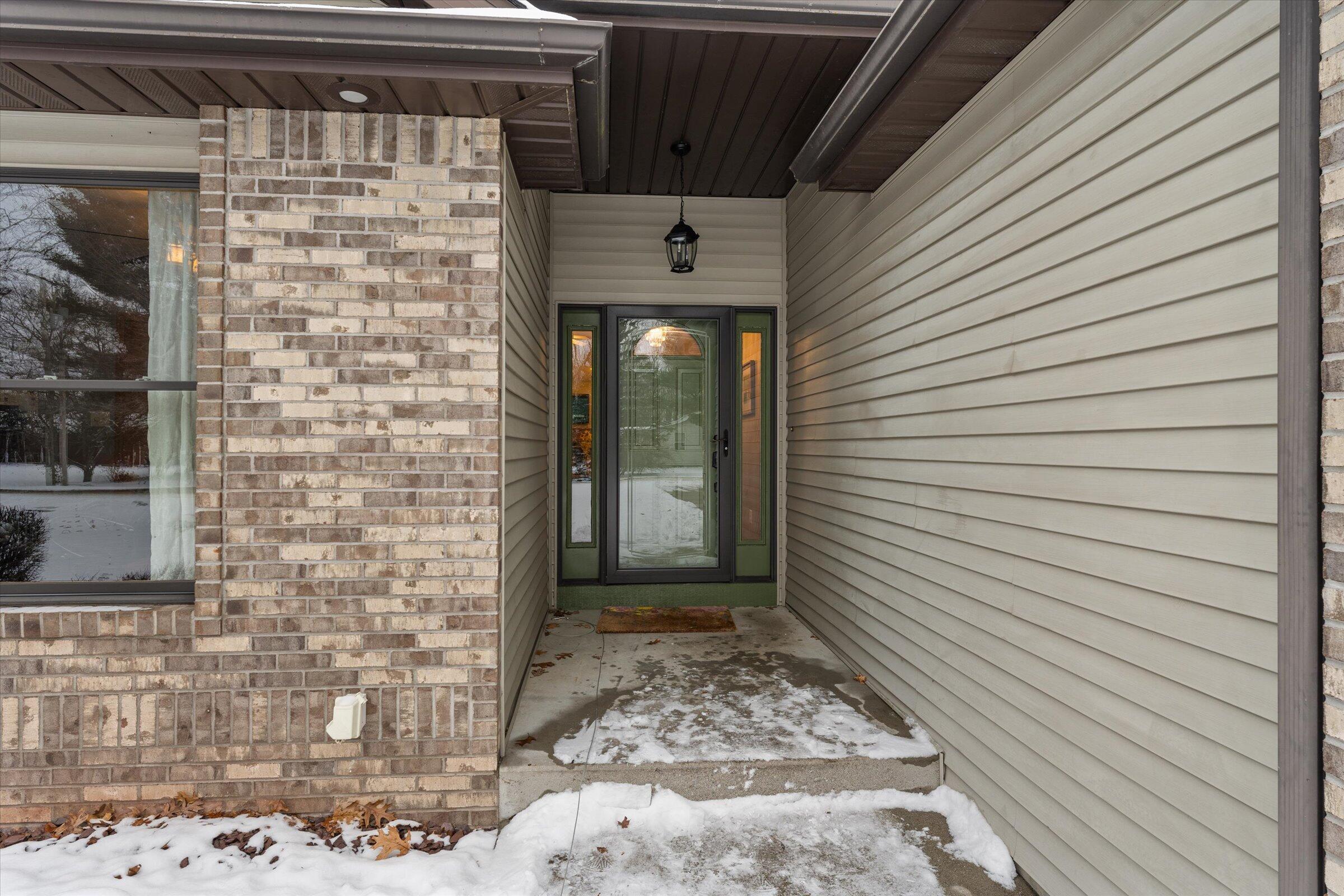 68640 Christiana Lake Road Edwardsburg, MI 49112 - Photo 5 of 38 04-DSC01637