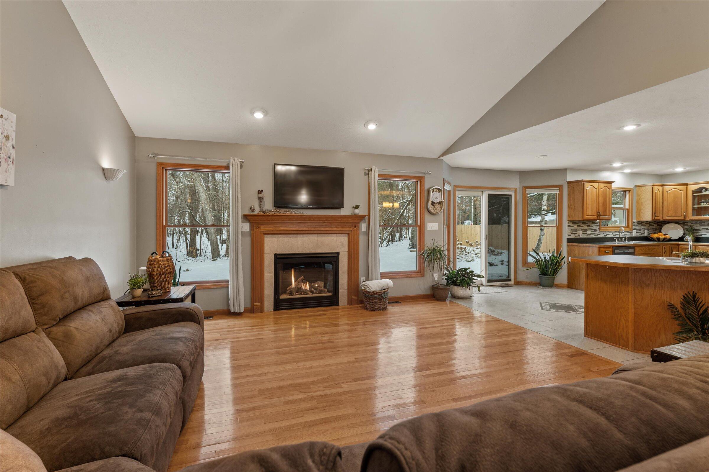 68640 Christiana Lake Road Edwardsburg, MI 49112 - Photo 9 of 38 09-DSC01537