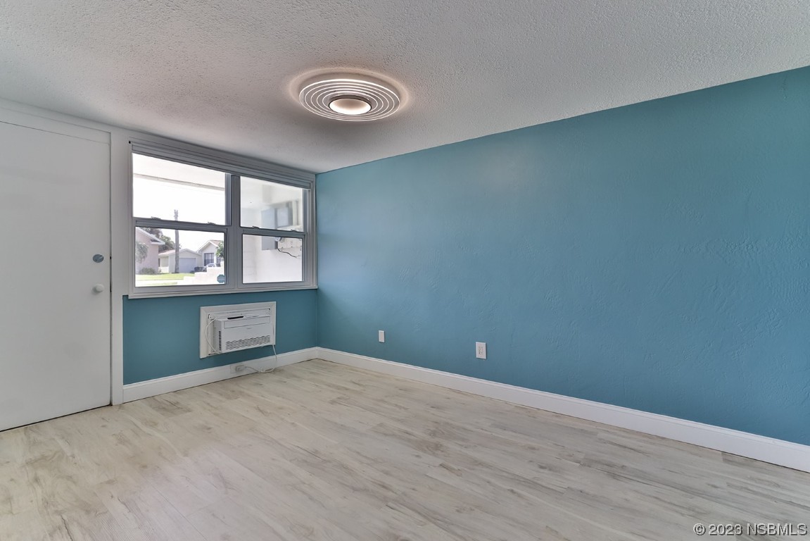 133 Milton Road Daytona Beach, FL 32118 - Photo 46 of 70 an empty room with windows
