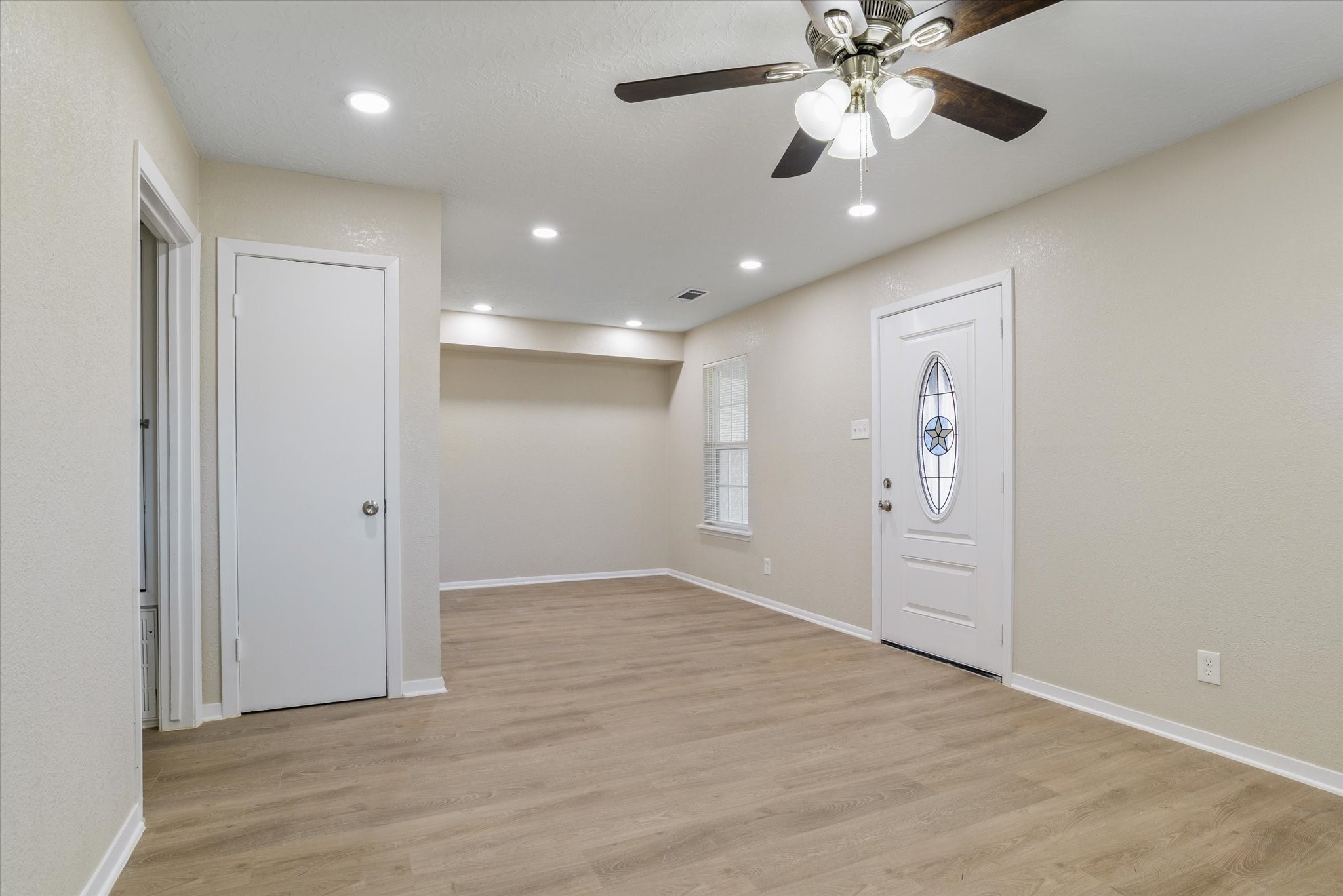 3514 Mattye Maye Drive, Unit A Pasadena, TX 77503 - Photo 5 of 14
