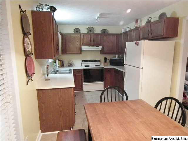 102 8th Street Northwest Alabaster, AL 35007 - Photo 8 of 32