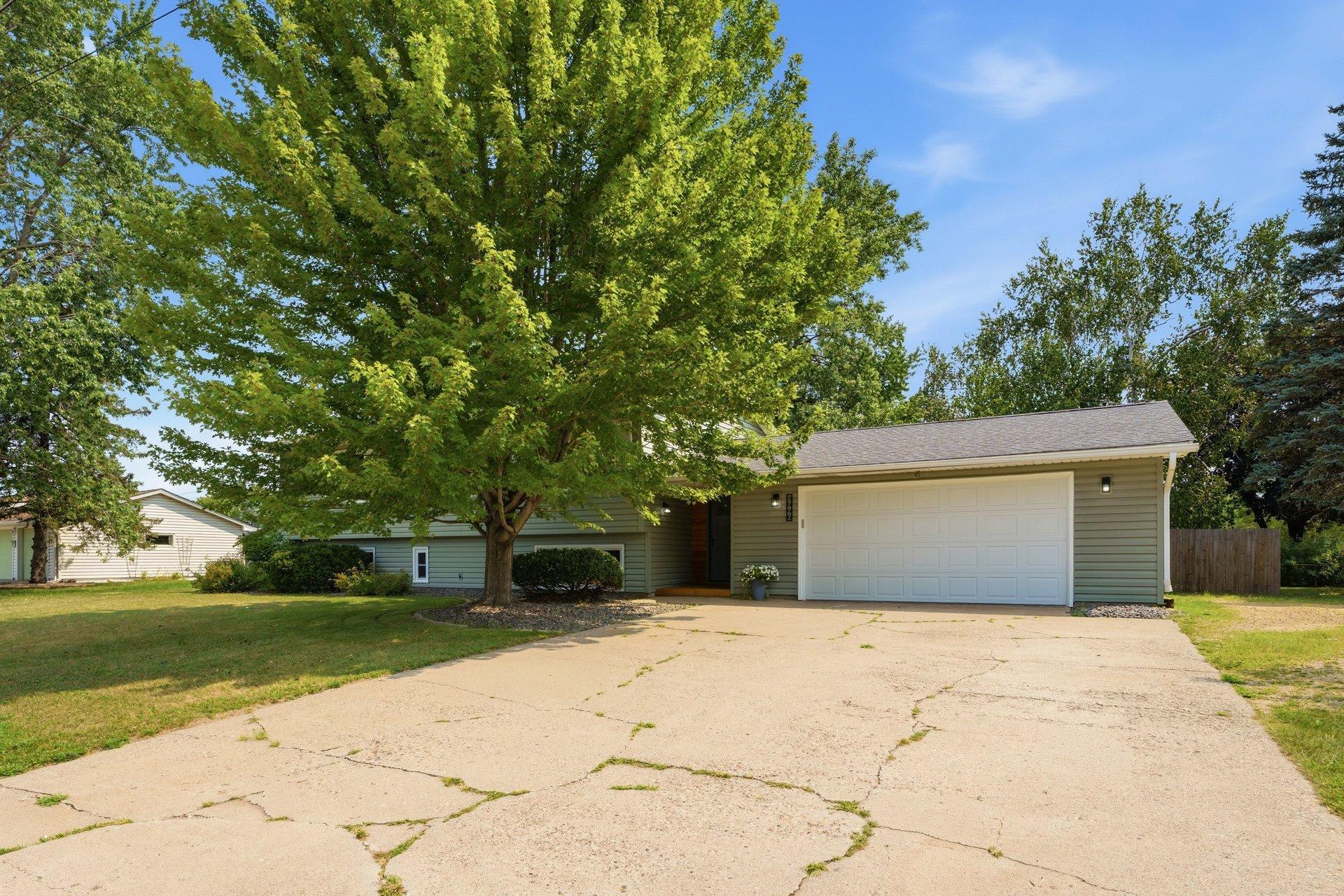 3996 Rahn Road Eagan, MN 55122 - Photo 2 of 63 Gallery Image 2