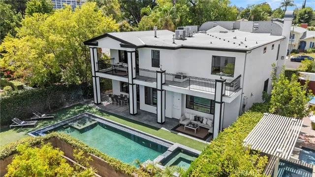 $3,695,000 | 5012 Gerald Avenue, Encino, CA 91436