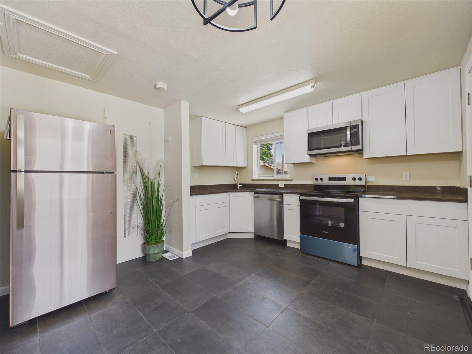 1334 South Decatur Street Denver, CO 80219 - Photo 4 of 21