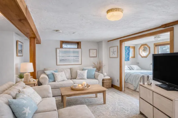 $875,000 | 704 State Highway, Eastham, MA 02642