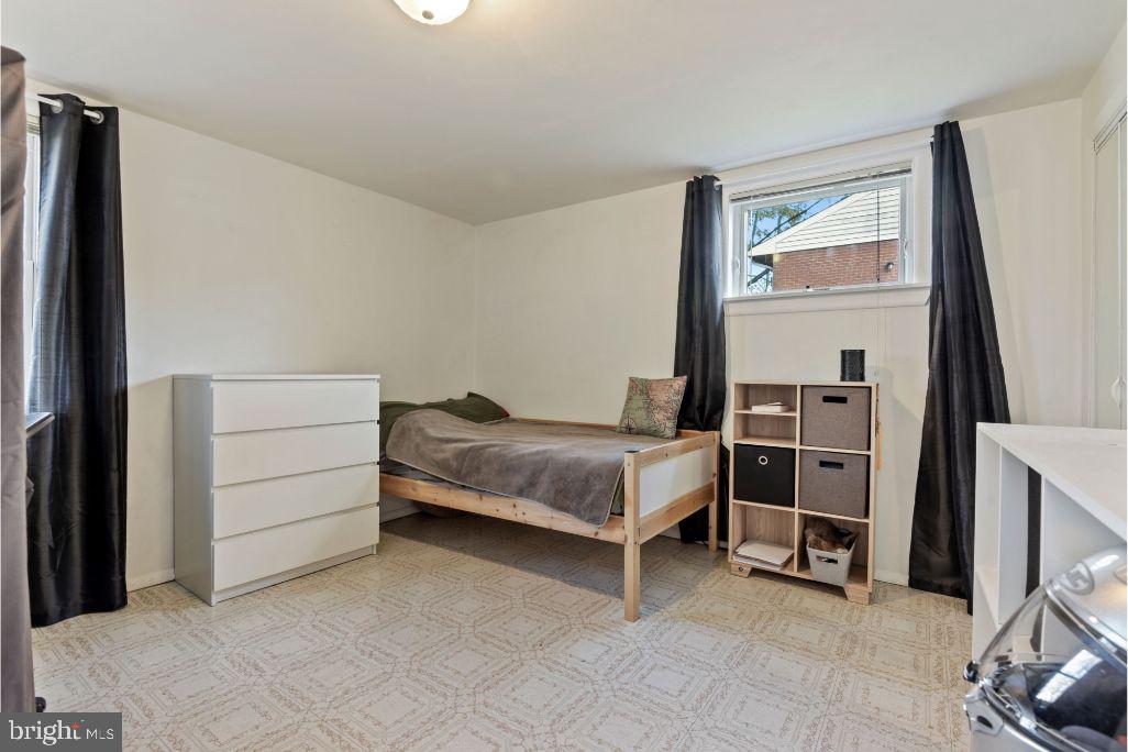 7604 Hamlet Street Springfield, VA 22151 - Photo 22 of 44 Bedroom 3