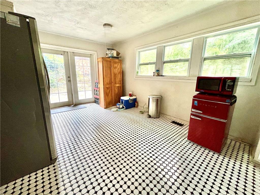 3317 Harris Road Southwest Marietta, GA 30060 - Photo 5 of 23