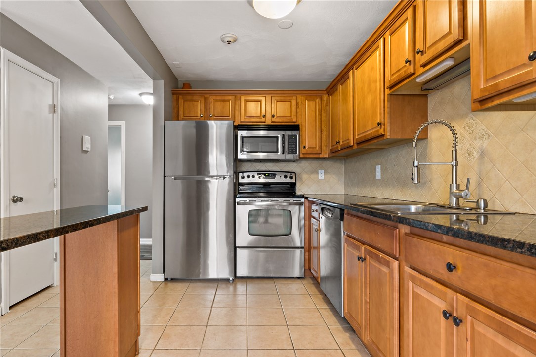 400 New River Road, Unit 703 Lincoln, RI 02838 - Photo 8 of 26